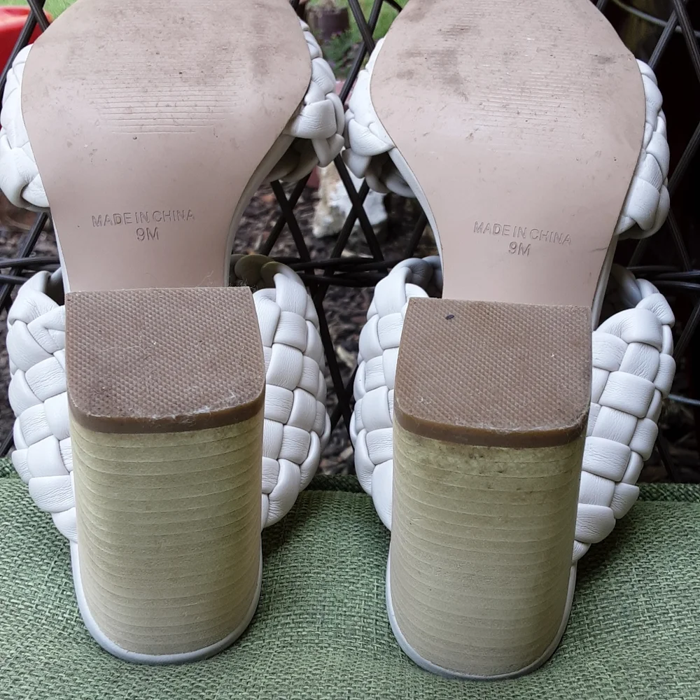 Steve Madden Twisted Braided Faux Leather Sandal Size 9M.